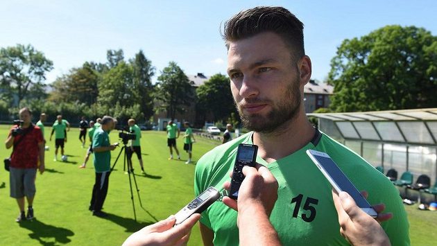 Útočník Tomáš Wágner bude i nadále působit v Karviné. Útočník Tomáš Wágner bude i nadále působit v Karviné.