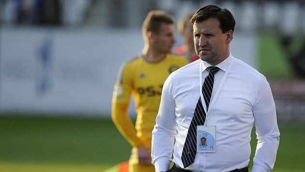 Trenér Ostravy Petr Frňka při utkání v Jihlavě. Trenér Ostravy Petr Frňka při utkání v Jihlavě.