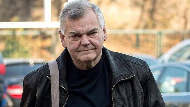 Trenér Vladimír Vůjtek na srazu hokejové reprezentace v Praze. Trenér Vladimír Vůjtek na srazu hokejové reprezentace v Praze.