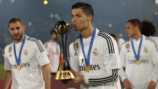 Cristiano Ronaldo pronajímá dům Lukovi Shawovi z Manchesteru United. Cristiano Ronaldo pronajímá dům Lukovi Shawovi z Manchesteru United.