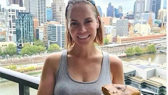Tenistka Jelena Dokičová výrazně zhubla a znovu zvažuje návrat na kurty. Tenistka Jelena Dokičová výrazně zhubla a znovu zvažuje návrat na kurty.