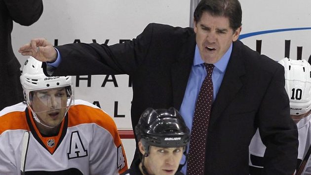 Kouč hokejistů Philadelphie Peter Laviolette. Kouč hokejistů Philadelphie Peter Laviolette.