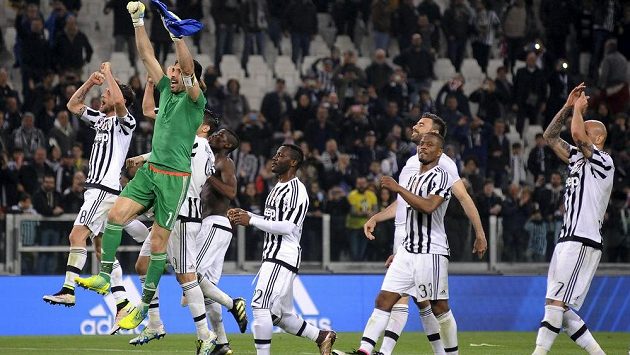 Fotbalisté Juventusu se musí do konce dubna obejít bez stopera Chielliniho. Fotbalisté Juventusu se musí do konce dubna obejít bez stopera Chielliniho.