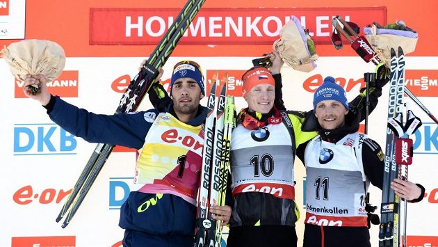 Český biatlonista Ondřej Moravec (uprostřed) na stupních vítězů po závodu Světového poháru v Oslu. Český biatlonista Ondřej Moravec (uprostřed) na stupních vítězů po závodu Světového poháru v Oslu.
