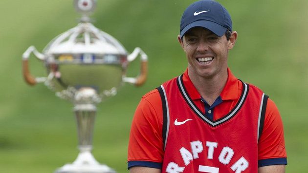 Golfista Rory McIlroy měl důvod k úsměvu, vyhrál turnaj Canadian Open. Golfista Rory McIlroy měl důvod k úsměvu, vyhrál turnaj Canadian Open.