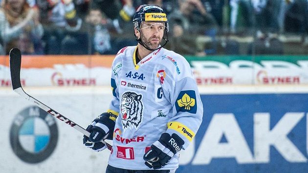 Kapitán Liberce Petr Nedvěd nemá čas myslet na Soči. Kapitán Liberce Petr Nedvěd nemá čas myslet na Soči.