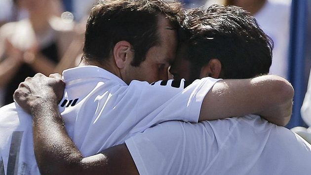 Radost Radka Štěpánka (vlevo) a Leandra Paese po triumfu ve finále čtyřhry na US Open. Radost Radka Štěpánka (vlevo) a Leandra Paese po triumfu ve finále čtyřhry na US Open.