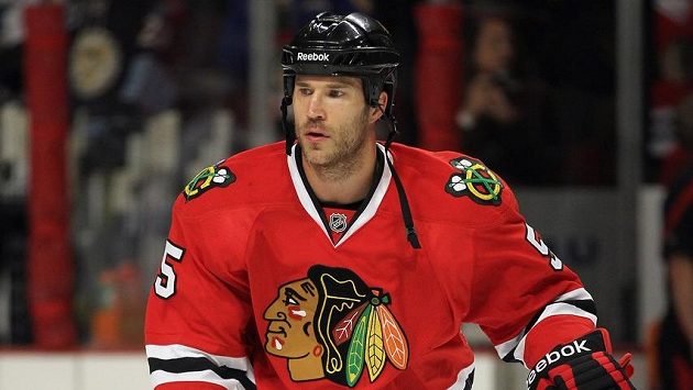 Steve Montador v dresu Chicaga. Steve Montador v dresu Chicaga.