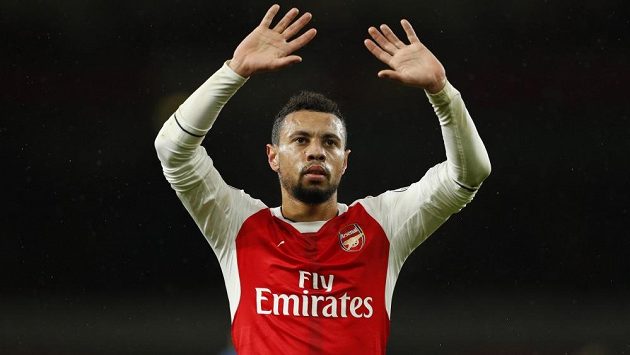 Záložník Arsenalu Francis Coquelin. Záložník Arsenalu Francis Coquelin.