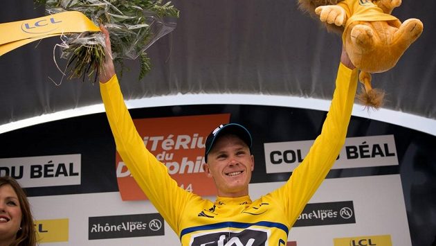 Britský cyklista Chris Froome se raduje z vítězství v druhé etapě Critérium du Dauphiné. Britský cyklista Chris Froome se raduje z vítězství v druhé etapě Critérium du Dauphiné.