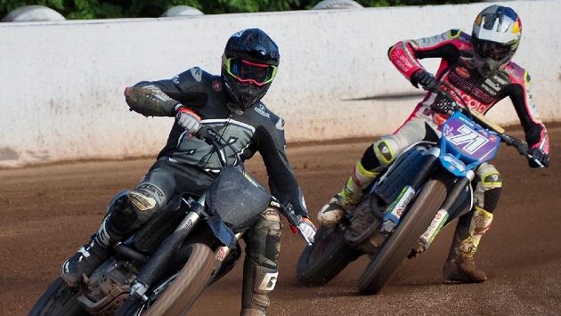 Motocyklové závodníky Olivera Königa a Filipa Salače pojí přátelství. Motocyklové závodníky Olivera Königa a Filipa Salače pojí přátelství.
