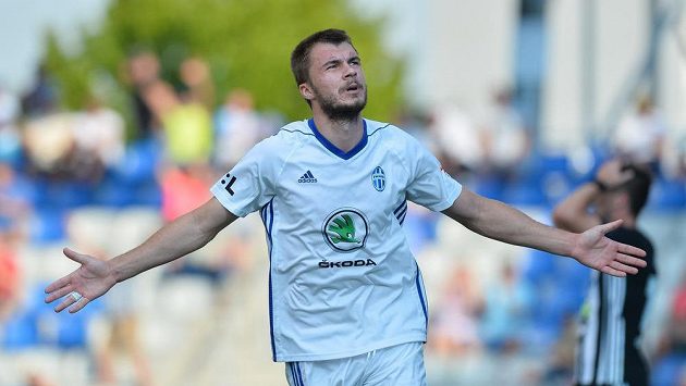 Kanonýr Nikolaj Komličenko podle ruských médií zůstane na podzim v Mladé Boleslavi Kanonýr Nikolaj Komličenko podle ruských médií zůstane na podzim v Mladé Boleslavi