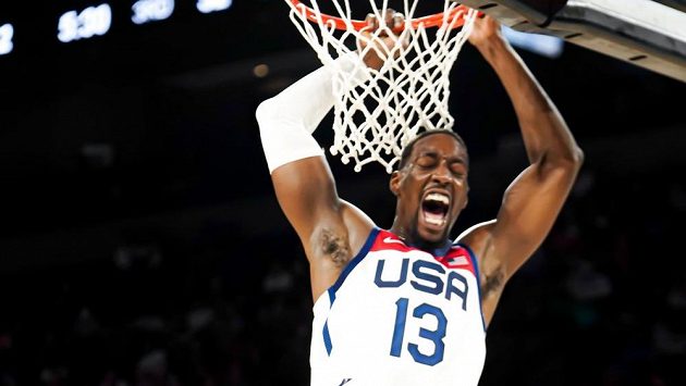 Basketbalista USA Bam Adebayo v přípravném zápase s Nigérií. Basketbalista USA Bam Adebayo v přípravném zápase s Nigérií.