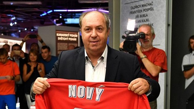 Legenda českého a kladenského hokeje Milan Nový. Legenda českého a kladenského hokeje Milan Nový.
