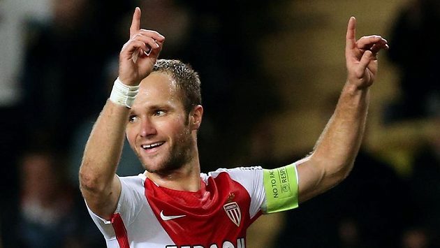 Kapitán fotbalistů Monaka Valere Germain slaví jeden ze svých gólů proti Marseille. Kapitán fotbalistů Monaka Valere Germain slaví jeden ze svých gólů proti Marseille.
