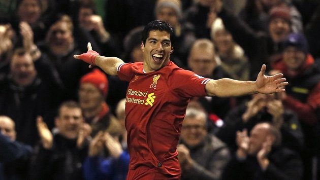 Útočník Liverpoolu Luis Suárez se raduje z gólu. Útočník Liverpoolu Luis Suárez se raduje z gólu.