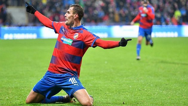 Útočník Tomáš Chorý ještě v dresu Plzně. Útočník Tomáš Chorý ještě v dresu Plzně.