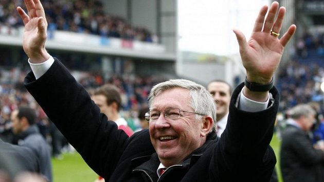 Manažer Sir Alex Ferguson po sezóně skončí na lavičce Manchesteru United. Manažer Sir Alex Ferguson po sezóně skončí na lavičce Manchesteru United.