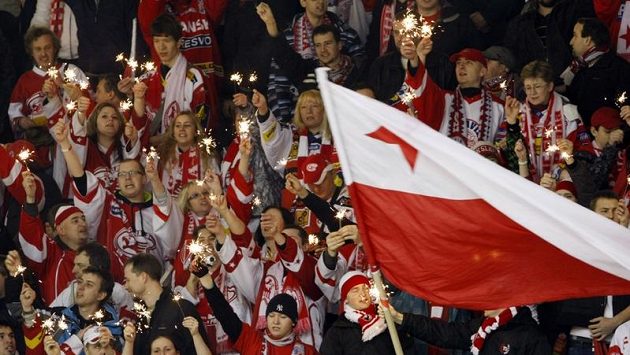 Fanoušci hokejové Slavie. Fanoušci hokejové Slavie.