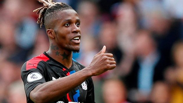 Winfried Zaha je momentálně oporou Crystal Palace. Winfried Zaha je momentálně oporou Crystal Palace.