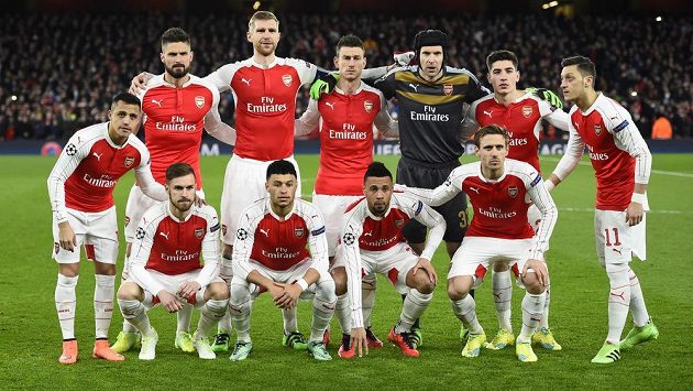 Fotbalisté Arsenalu se návratu klíčového záložníka Cazorly jen tak nedočkají. Fotbalisté Arsenalu se návratu klíčového záložníka Cazorly jen tak nedočkají.
