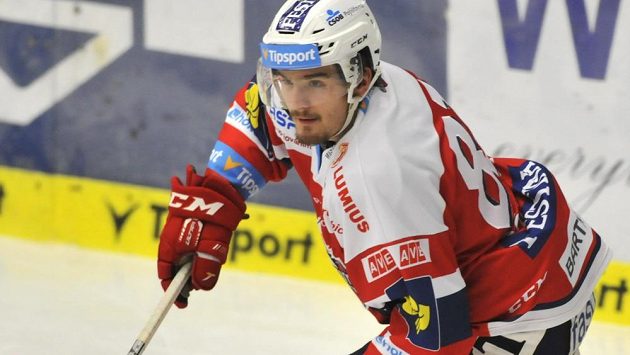 V širší nominaci hokejové dvacítky pro MS nechybí ani pardubický zadák Jan Ščotka. V širší nominaci hokejové dvacítky pro MS nechybí ani pardubický zadák Jan Ščotka.