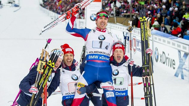 Zleva Norové Johannes Thingnes Boe, Ole Einar Björndalen, Emil Hegle Svendsen a Tarjei Boe po štafetovém triumfu při MS v Oslu. Zleva Norové Johannes Thingnes Boe, Ole Einar Björndalen, Emil Hegle Svendsen a Tarjei Boe po štafetovém triumfu při MS v Oslu.