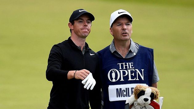 Rory McIlroy a caddie J. P. Fitzgerald při British Open. Rory McIlroy a caddie J. P. Fitzgerald při British Open.