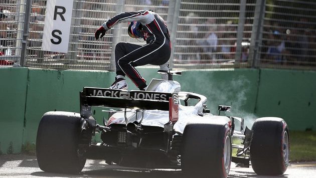 Pilot stáje Haas Romain Grosjean v Melbourne Pilot stáje Haas Romain Grosjean v Melbourne