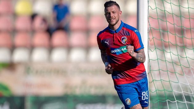 Plzeňský útočník Erik Pačinda se raduje z gólu do sítě Příbrami. Plzeňský útočník Erik Pačinda se raduje z gólu do sítě Příbrami.