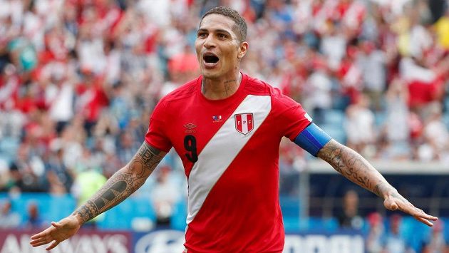 Gólová radost Paola Guerrera, Peru jeho zásluhou zvýšilo vedení proti Austrálii. Gólová radost Paola Guerrera, Peru jeho zásluhou zvýšilo vedení proti Austrálii.