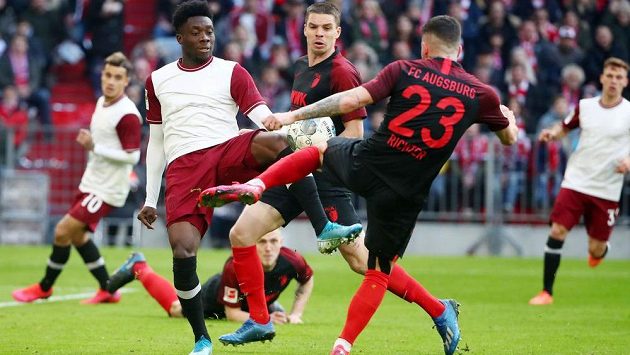 Fotbalisty Augsburgu s Čechy Tomášem Koubkem, Markem Suchým a Janem Morávkem v kádru povede trenér Heiko Herrlich. Osmačtyřicetiletý bývalý německý reprezentant nahradil ve funkci Martina Schmidta, jenž byl v pondělí kvůli špatným výsledkům od čtrnáctého týmu bundesligové tabulky odvolán. Fotbalisty Augsburgu s Čechy Tomášem Koubkem, Markem Suchým a Janem Morávkem v kádru povede trenér Heiko Herrlich. Osmačtyřicetiletý bývalý německý reprezentant nahradil ve funkci Martina Schmidta, jenž byl v pondělí kvůli špatným výsledkům od čtrnáctého týmu bundesligové tabulky odvolán.