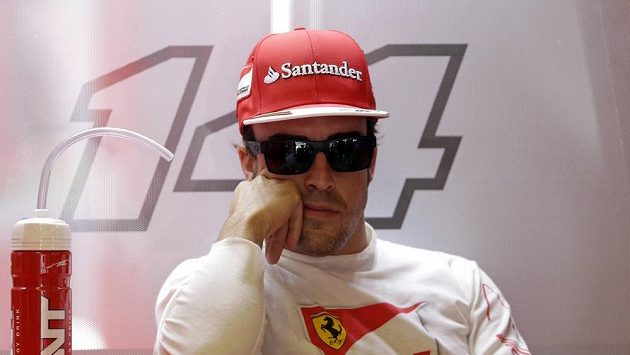 Pilot stáje Ferrari formule 1 Fernando Alonso Pilot stáje Ferrari formule 1 Fernando Alonso