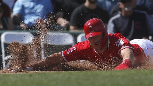 Americký baseballista Mike Trout má na dosah největší smlouvu v historii profesionálního sportu. Americký baseballista Mike Trout má na dosah největší smlouvu v historii profesionálního sportu.