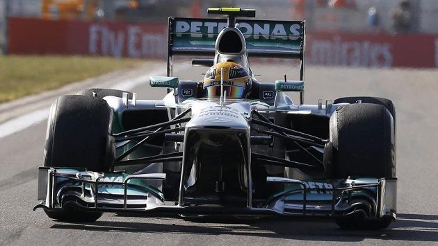 Lewis Hamilton během tréninku na GP Koreje Lewis Hamilton během tréninku na GP Koreje