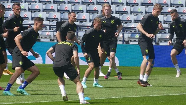 Češi během tréninku v Hampden Parku. Češi během tréninku v Hampden Parku.