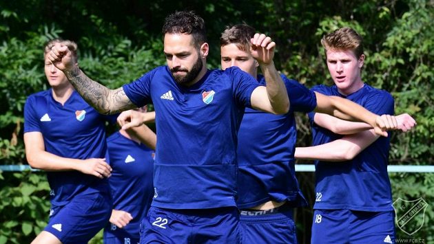 Milan Lalkovič v české nejvyšší soutěži hrál v Mladé Boleslavi a Sigmě Olomouc. Třetím angažmá bude Baník Ostrava. Milan Lalkovič v české nejvyšší soutěži hrál v Mladé Boleslavi a Sigmě Olomouc. Třetím angažmá bude Baník Ostrava.