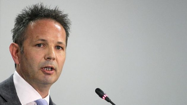 Siniša Mihajlovič byl jmenován novým koučem srbské reprezentace. Siniša Mihajlovič byl jmenován novým koučem srbské reprezentace.
