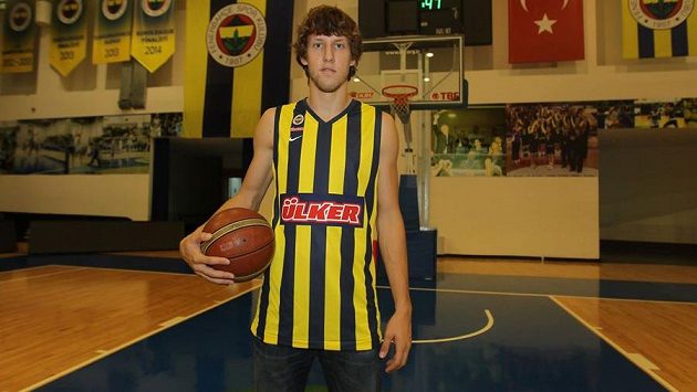 Jan Veselý v dresu Fenerbahce Istanbul. Jan Veselý v dresu Fenerbahce Istanbul.