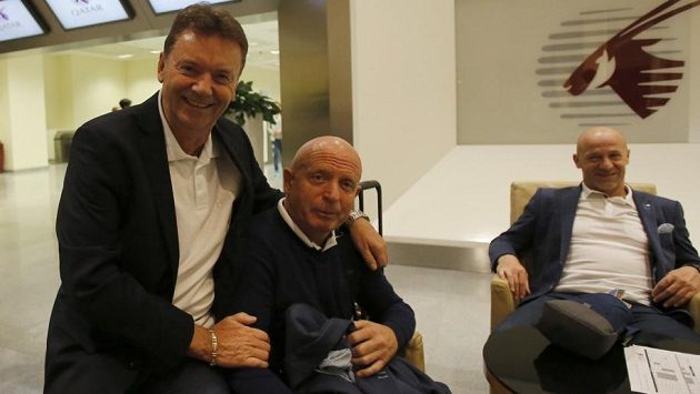 Na fotbalovou reprezentaci bude dohlížet sportovní rada. Zasedne v ní jak trenér Karel Jarolím, tak i místopředseda asociace Roman Berbr. Na fotbalovou reprezentaci bude dohlížet sportovní rada. Zasedne v ní jak trenér Karel Jarolím, tak i místopředseda asociace Roman Berbr.