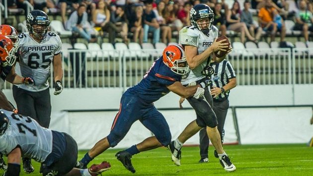 Český hráč Alain Pae prošel draftem ligy kanadského fotbalu, vybral si jej klub Edmonton Eskimos. Český hráč Alain Pae prošel draftem ligy kanadského fotbalu, vybral si jej klub Edmonton Eskimos.