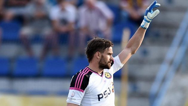 Jihlavský brankář Jan Hanuš během utkání se Spartou. Jihlavský brankář Jan Hanuš během utkání se Spartou.