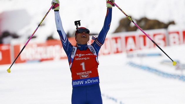 Gabriela Soukalová se raduje z druhé medaile na MS v rakouském Hochfilzenu. Gabriela Soukalová se raduje z druhé medaile na MS v rakouském Hochfilzenu.