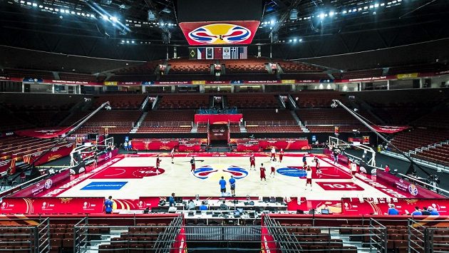Čeští basketbalisté si na MS po přesunu ze Šanghaje vyzkoušeli prostředí haly v Šen-čenu. Čeští basketbalisté si na MS po přesunu ze Šanghaje vyzkoušeli prostředí haly v Šen-čenu.
