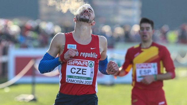 Jakub Holuša při mistrovství Evropy v krosu v Šamoríně. Jakub Holuša při mistrovství Evropy v krosu v Šamoríně.