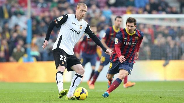 Jérémy Mathieu (22) bude od nové sezóny spoluhráčem Lionela Messiho. Jérémy Mathieu (22) bude od nové sezóny spoluhráčem Lionela Messiho.