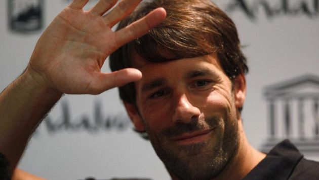 Sbohem fotbalové kariéře dává Nizozemec Ruud van Nistelrooij. Sbohem fotbalové kariéře dává Nizozemec Ruud van Nistelrooij.