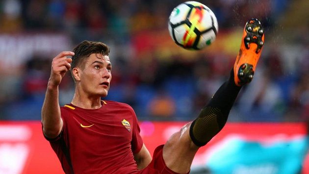 Český útočník Patrik Schick může se svým AS Řím způsobit českému mistrovi velké problémy... Český útočník Patrik Schick může se svým AS Řím způsobit českému mistrovi velké problémy...