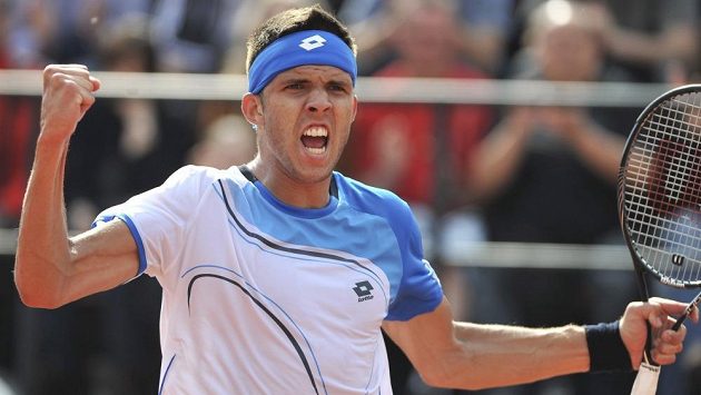 Jiří Veselý se raduje z vítězství v turnaji Prosperita Open v Ostravě. Jiří Veselý se raduje z vítězství v turnaji Prosperita Open v Ostravě.