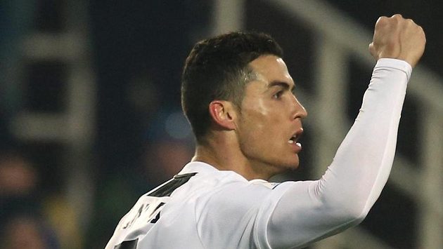 Cristiano Ronaldo z Juventusu se raduje z gólu v Bergamu. Ilustrační snímek. Cristiano Ronaldo z Juventusu se raduje z gólu v Bergamu. Ilustrační snímek.